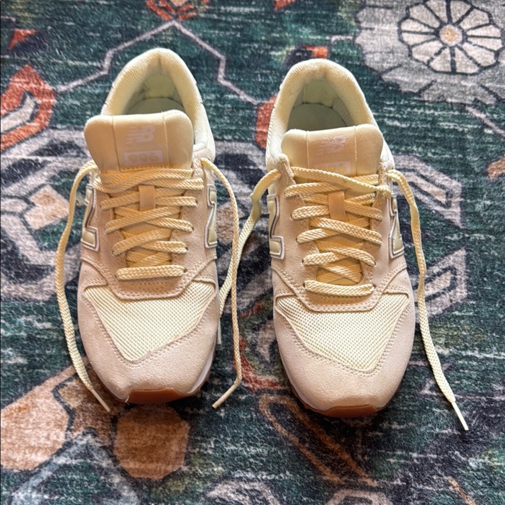 New Balance Women's Shoes - Butter Yellow